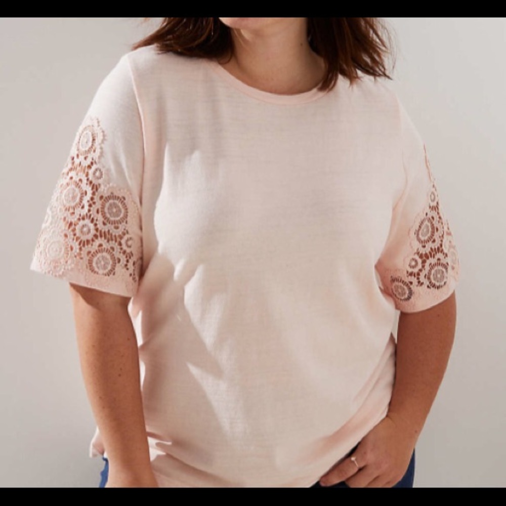 LOFT Eyelet Medallion Sleeve Tee L